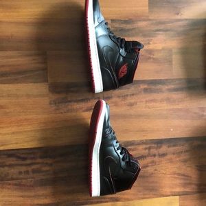 Retro Air Jordan 1 mid